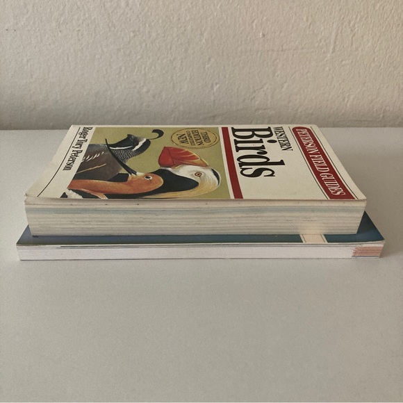 2 Western Birds Identification Books Peterson Field Guides Bird Watcher's Digest - Picture 9 of 11